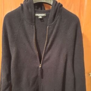 Saks fifth Avenue 100% cashemere hoodie with a zipper